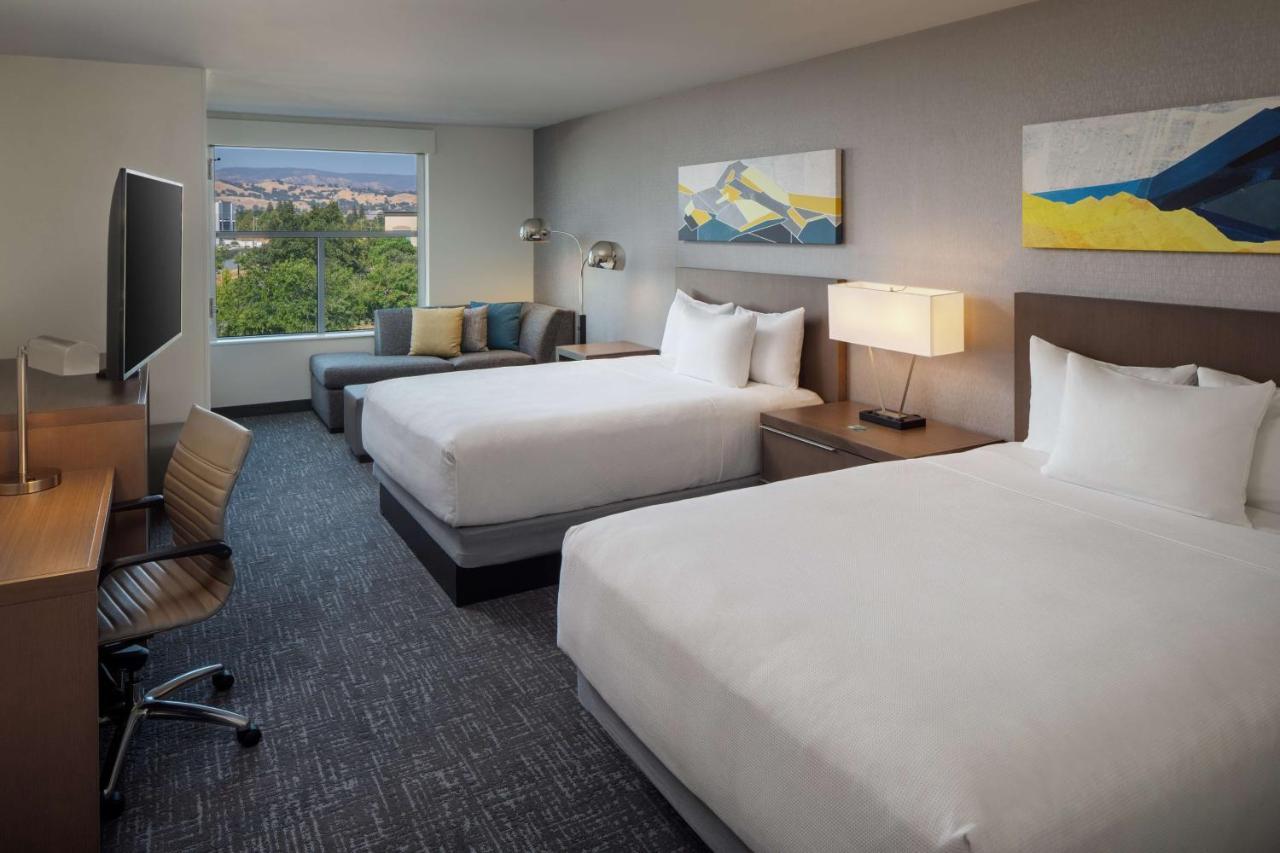 Hyatt House 瓦卡维尔 外观 照片
